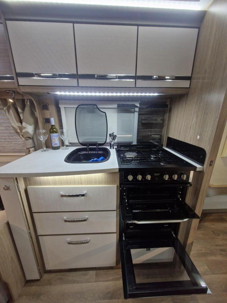 Coachman  VIP 575