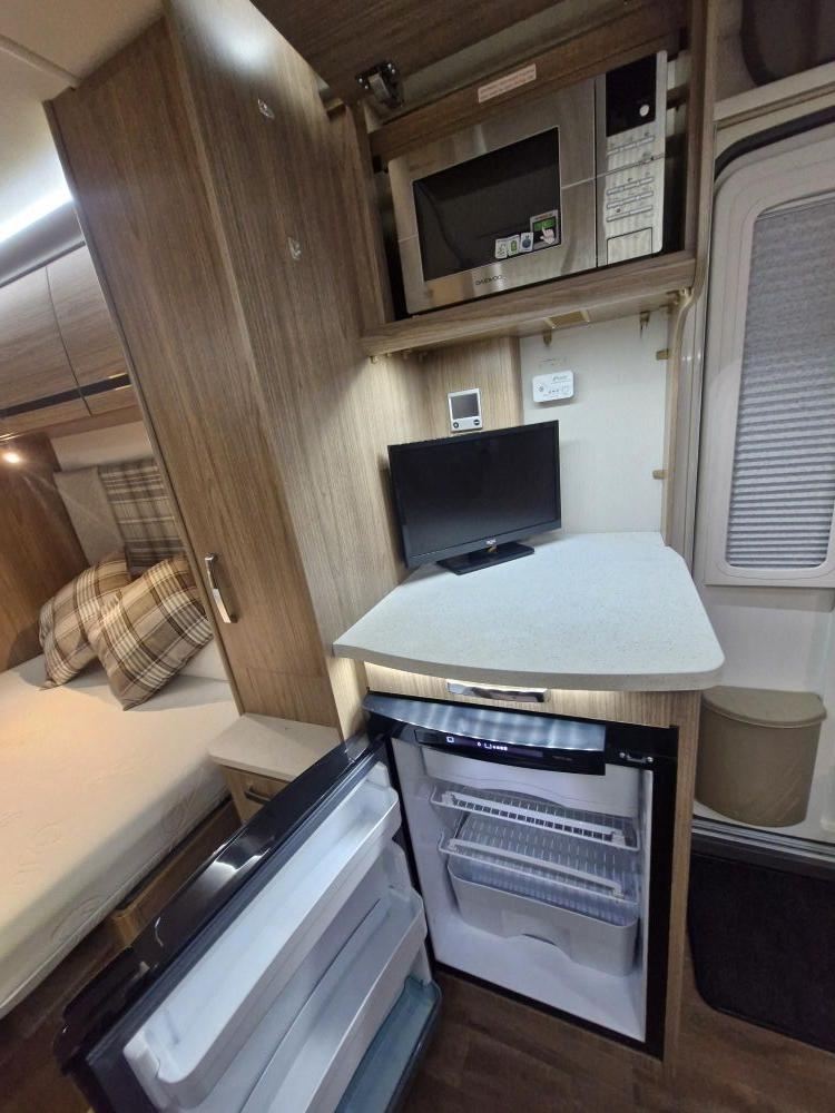Coachman  VIP 575
