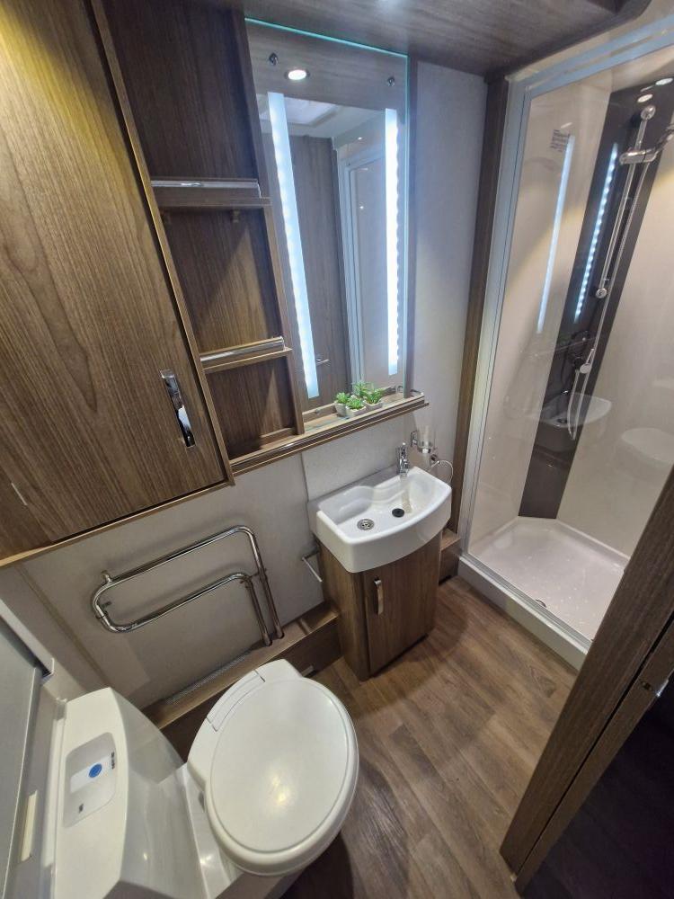 Coachman  VIP 575