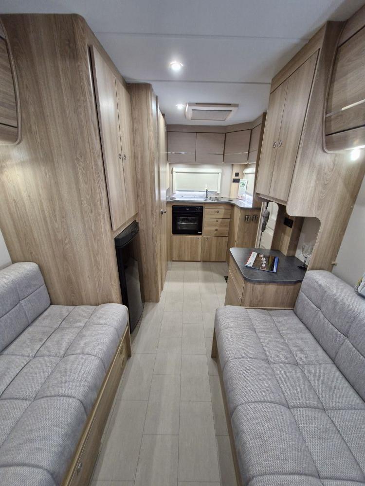 Elddis Xplore 422