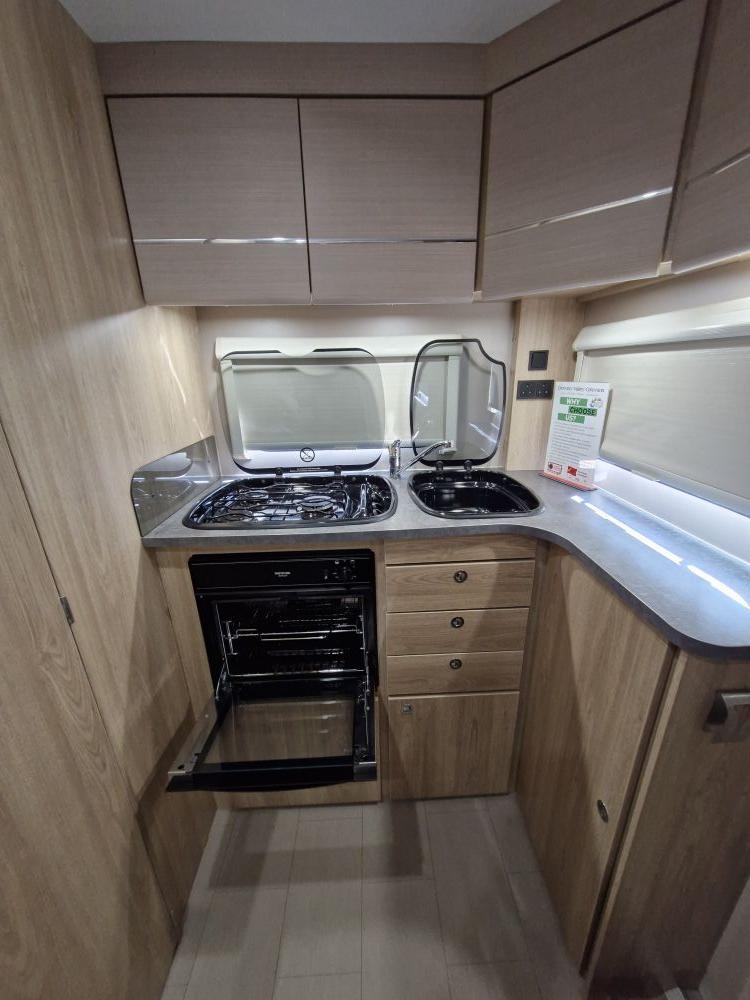 Elddis Xplore 422
