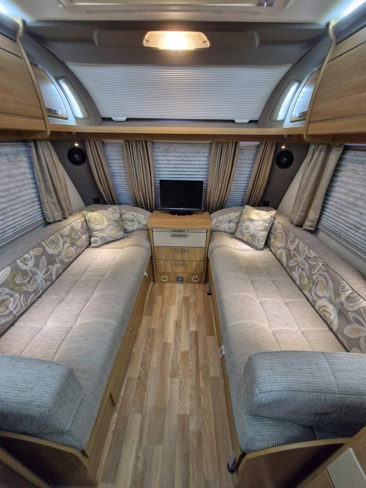 Coachman VIP 460/2