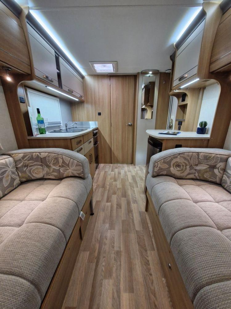 Coachman VIP 460/2