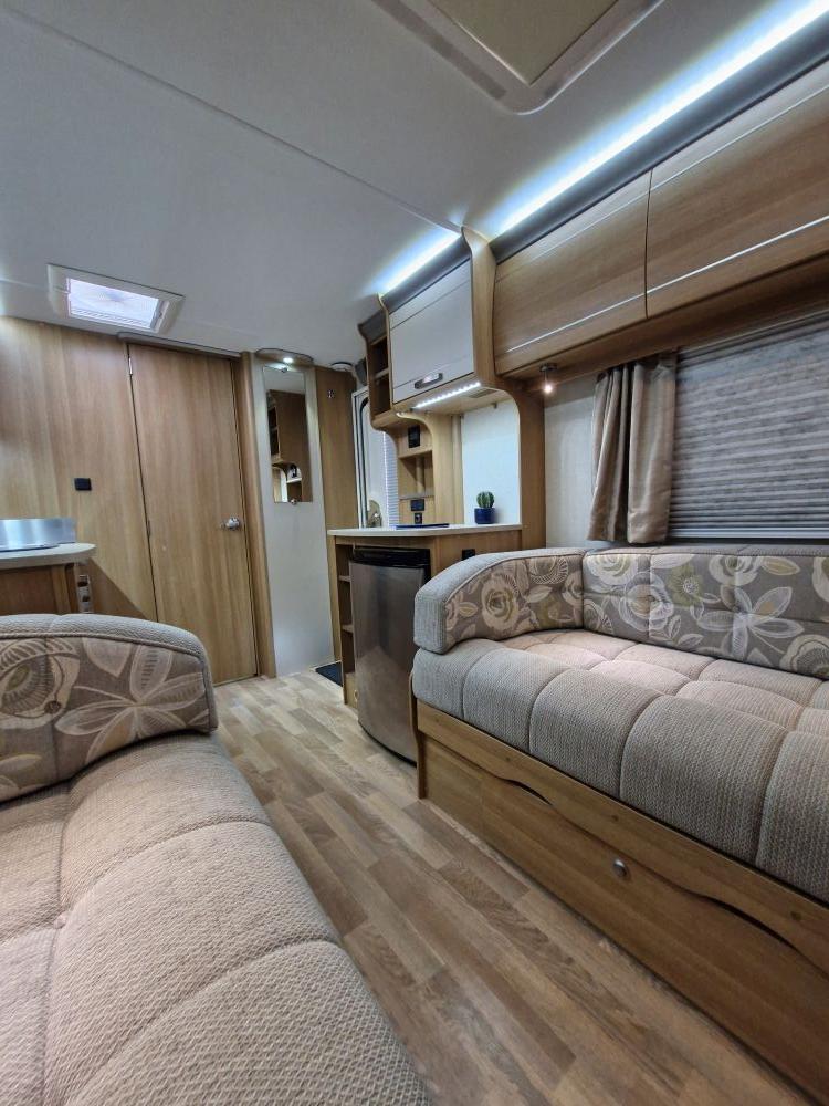 Coachman VIP 460/2