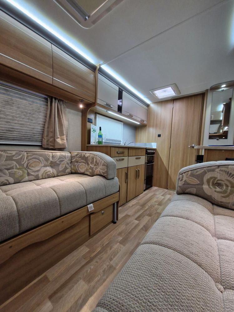 Coachman VIP 460/2