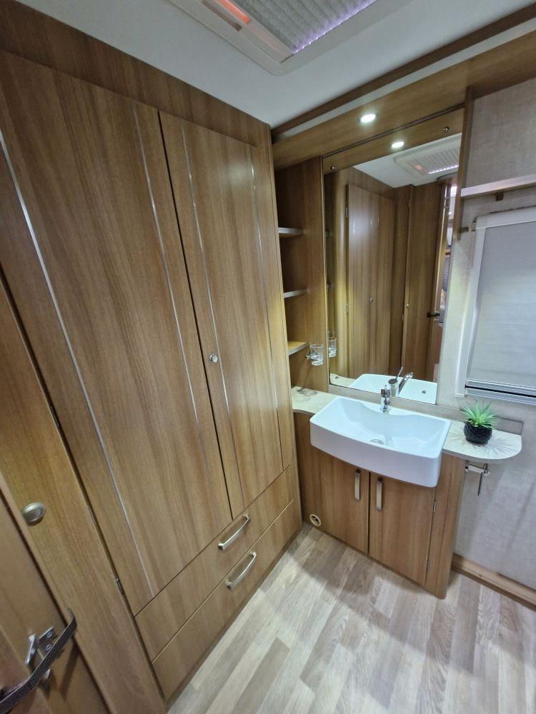 Coachman VIP 460/2