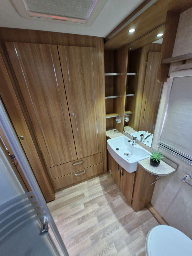 Coachman VIP 460/2