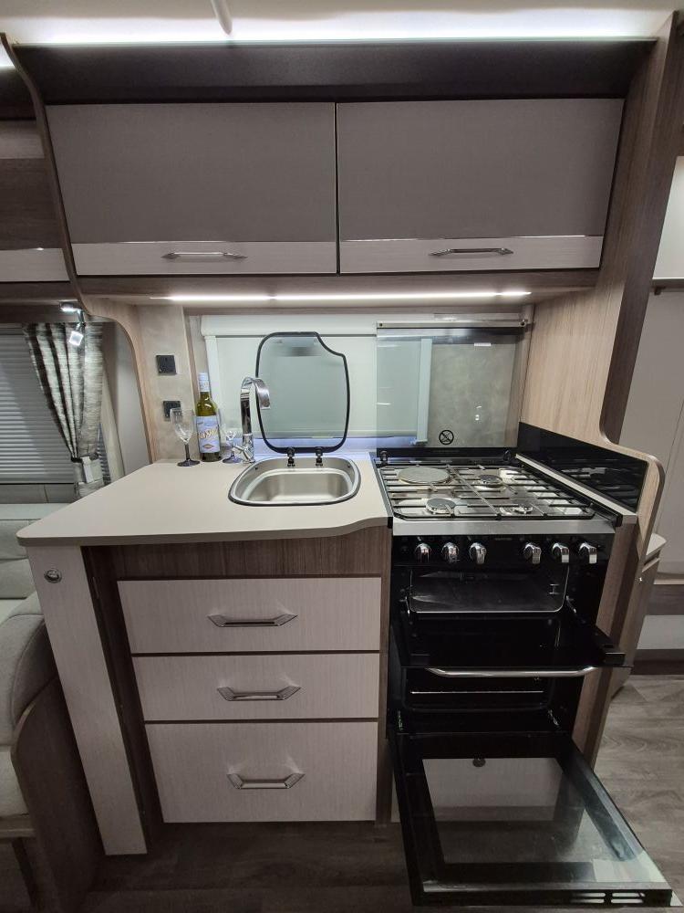 Coachman VIP 575